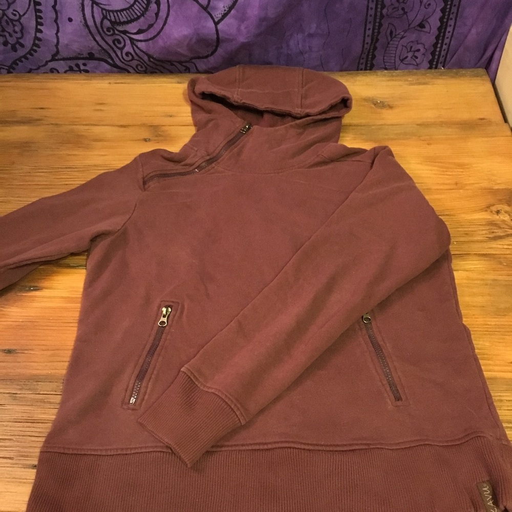 Kavu hooded sweatshirt.